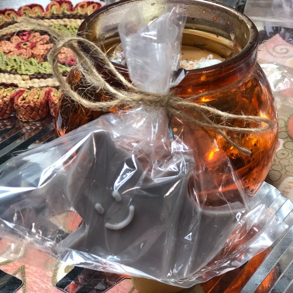 SOLD👻REIKI GHOST triple layered wax melt Hallows Heals Candles - Picture 2 of 5